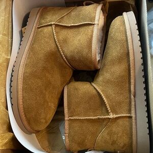 Koolaburra Chestnut Suede Koola miniI Shearling-Lined Ankle Boots